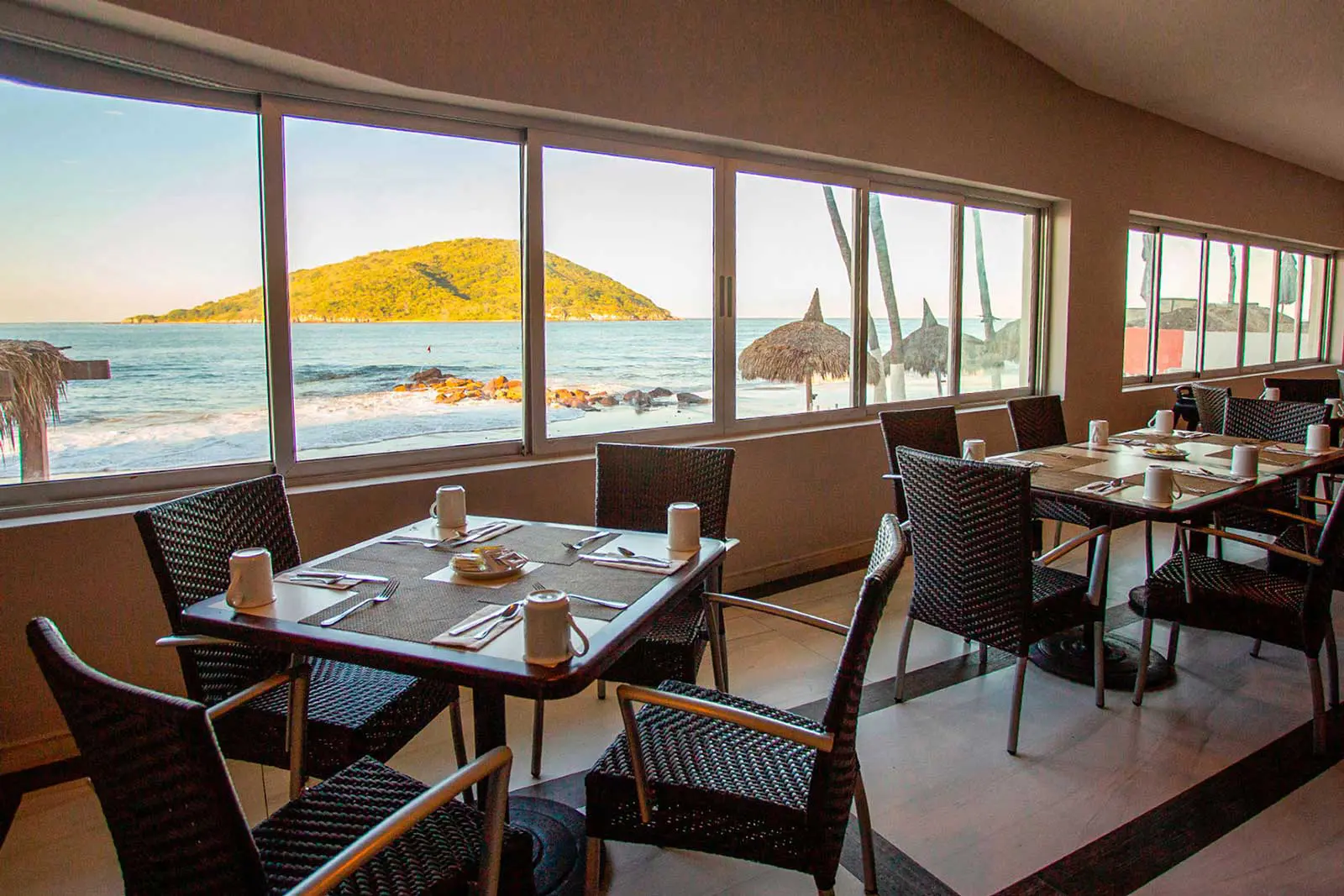 Restaurante Pelican con vista al mar, hotel Star Palace Mazatlán