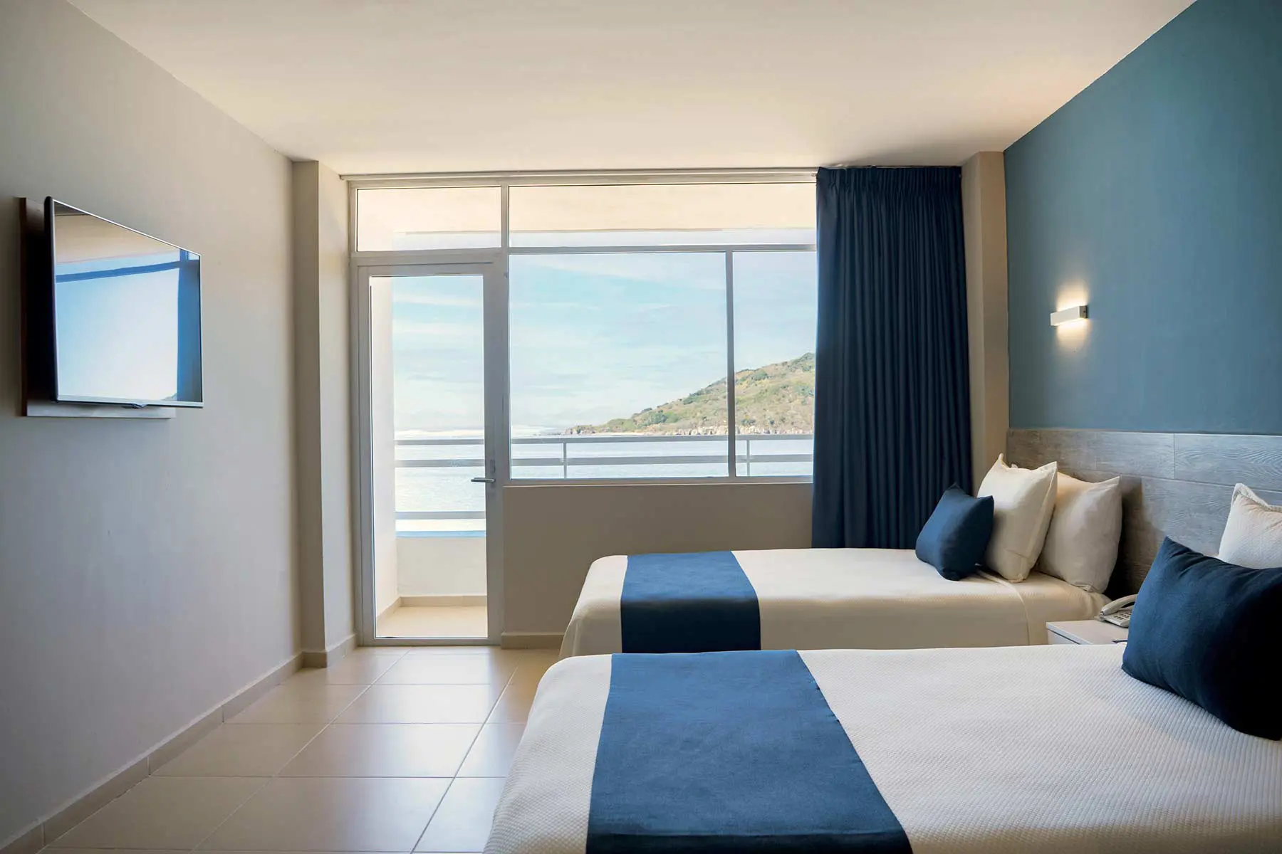 Habitacion con vista al mar para cuatro personas en hotel Star Palace Mazatlan