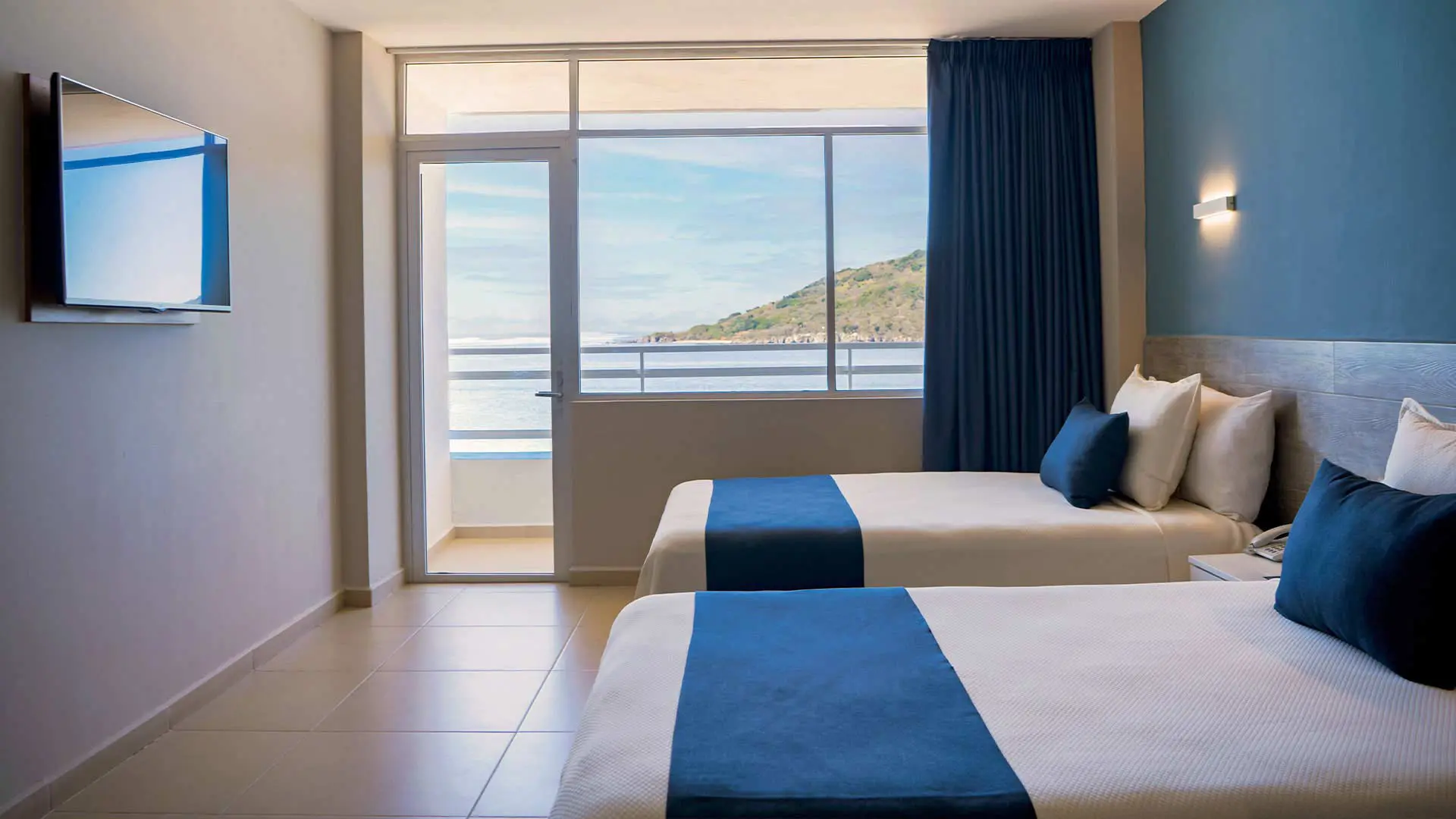 Habitación dos camas matrimoniales con vista al mar hotael Star Palace Mazatlán